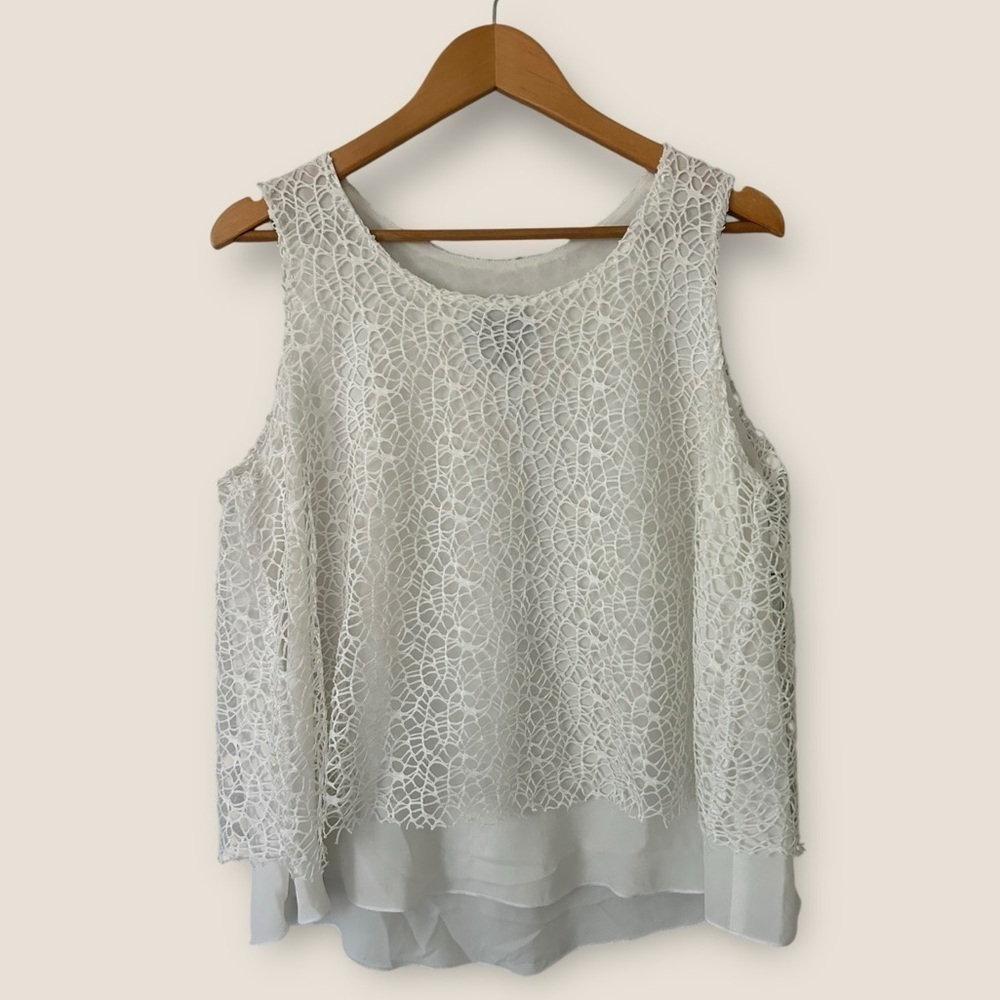 Cartise White Sleeveless Lace Top
